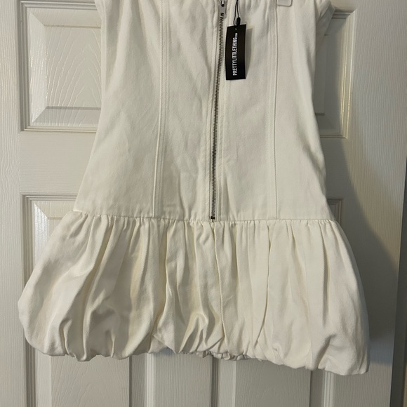 PrettyLittleThing Dresses & Skirts - Pretty Little Thing Strapless Bubble Dress Size 6